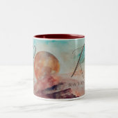 晴れたモノグラムの雲と砂漠の風景 ツートーンマグカップ (中央)