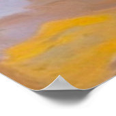 晴れた日にバスケットに沿ってショアを持つ少女歩く ポスター (角)