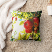 「晴れた日に赤りんごの木」かわいい写真。買今 クッション (ブランケット)