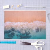 晴れた日に青い波で海辺に 薄葉紙 (クラフト)