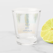 晴れた日のビーチのヤシの木 ショットグラス (裏面)