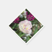 晴れた日の明るいピンクのチューリップ スタンダードカクテルナプキン (角)