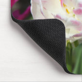 晴れた日の明るいピンクのチューリップ マウスパッド (コーナー)