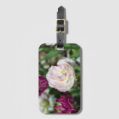 晴れた日の明るいピンクのチューリップ ラゲッジタグ (正面縦)