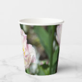 晴れた日の明るいピンクのチューリップ 紙コップ (裏面)