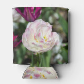 晴れた日の明るいピンクのチューリップ 缶クーラー (裏面)