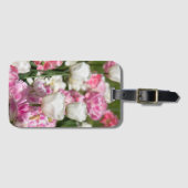 晴れた日の明るい白とピンクのチューリップ ラゲッジタグ (正面横)