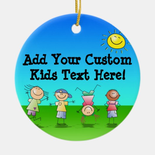 晴れた遊日の子供たちのアウトドア セラミックオーナメント (正面)