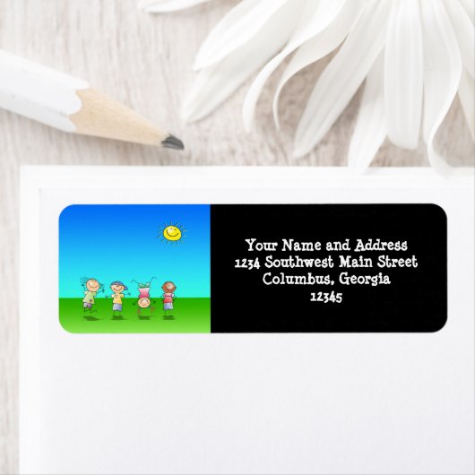 晴れた遊日の子供たちのアウトドア ラベル (インサイチュ)