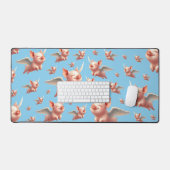 晴れた青い飛んでいる空に浮かぶ可愛い豚 デスクマット (キーボード&マウス)