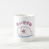 暑いスイカを食べるかわいい白いアザラシ コーヒーマグカップ (中央)