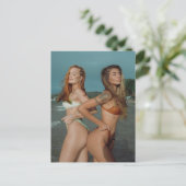 暑い夏のビキニの女の子の写真 ポストカード (スタンド正面)