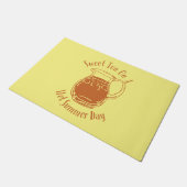 暑い夏の日に甘いお茶 ドアマット (アングル)