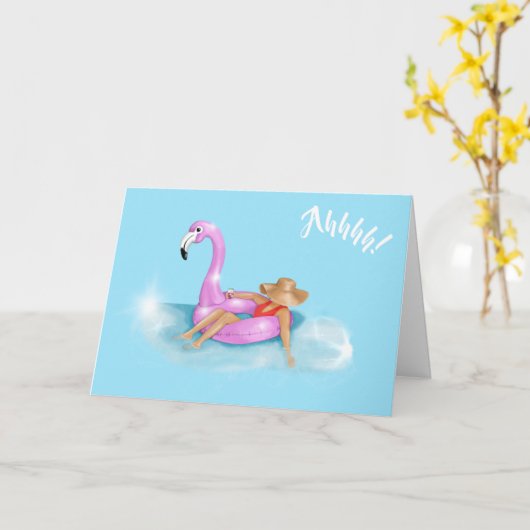 暑い日にピンクのフラインゴの浮き輪でプールでゆったりする カード (黄色い花)