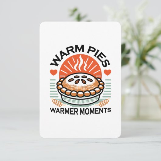 暖かいパイズウォーマーモーメント – 居心地の良い秋デザイン サンキューカード (スタンド正面)