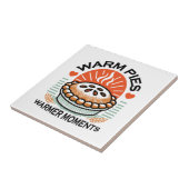 暖かいパイズウォーマーモーメント – 居心地の良い秋デザイン タイル (側面)