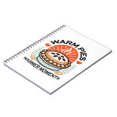 暖かいパイズウォーマーモーメント – 居心地の良い秋デザイン ノートブック (左側)