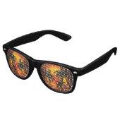 暖かい時事的な日没とヤシの木 レトロサングラス (アングル)