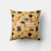 暖かい色合い – ピーチ&ブラックジオメトリックアクセントクッション クッション (裏面)