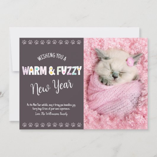 暖かくてファジーな新年ペット写真タイポグラフィプラム シーズンカード (正面)
