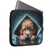 暖かさと心地よいを求める毛羽立ちのぬれた子犬 ラップトップスリーブ (正面右)