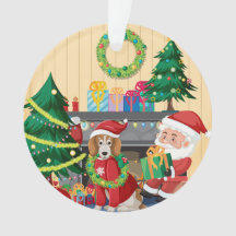暖炉のそばのサンタと犬 – ほっこりクリスマス
