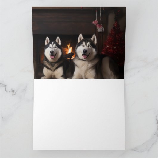 暖炉のクリスマスまでにアラスカン・マラムテ カード (内部)