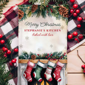 暖炉の上のクリスマスストッキング パーソナライズされた キッチンタオル