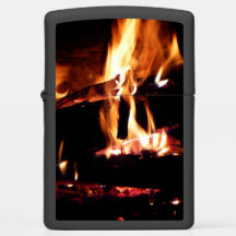 暖炉の中の丸太