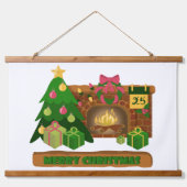 暖炉の焚き火のクリスマスツリーの近くでメリークリスマス 吊り下げ型タペストリー (正面)