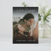 暗いお洒落グラデーション私たちは写真の婚約した招待状 招待状 (スタンド正面)