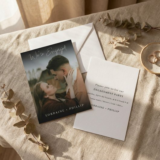 暗いお洒落グラデーション私たちは写真の婚約した招待状 招待状