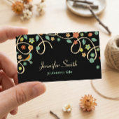 暗いエレガント旋回フローラの木と鳥 名刺