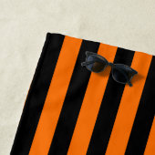 暗いカボチャオレンジおよび黒い横の魔法使いのStr ビーチタオル (インサイチュ)