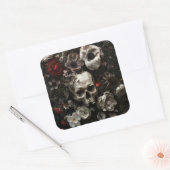 暗いコテージコアスカルと花 スクエアシール (封筒)