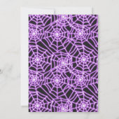 暗いネオンのハロウィーンの誕生日パーティーで輝く 招待状 (裏面)