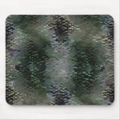 暗いファンドに浮かぶ派手なうろこ板 マウスパッド (正面)