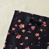 暗いフローラドリームパターン ビーチタオル (インサイチュ)