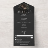 暗いムーディミニマルーの蛾の写真と詳細の結婚写真 オールインワン招待状 (内側)