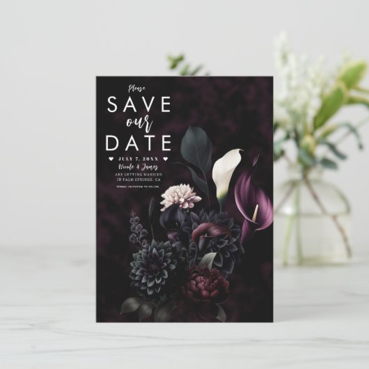 暗いムーディロマンチックなフローラ結婚式の日付を保存 招待状 (スタンド正面)