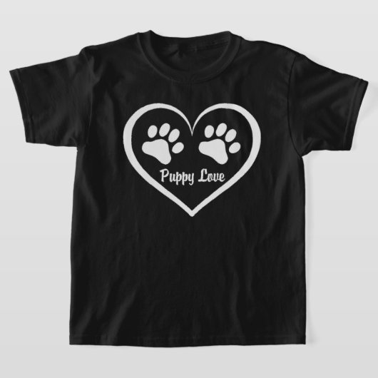 暗い上に手のプリントを持つ子犬の愛ハート Tシャツ (レイダウン)