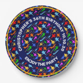 暗い上の軍隊航空機パターンのシルエット ペーパープレート (正面)