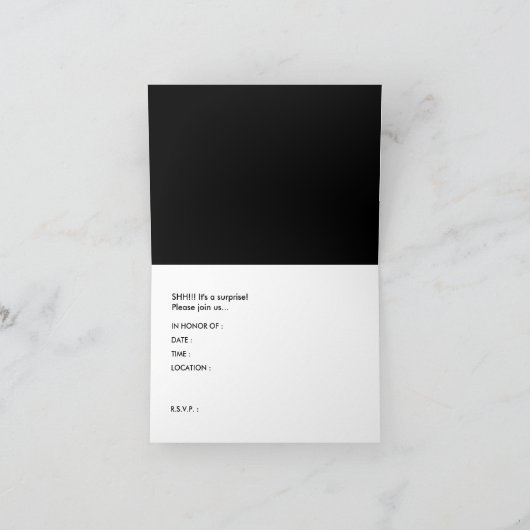 暗い中で待っていた。驚きのパーティー! 招待状 (内部)