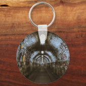 暗い地下トンネル キーホルダー (正面)