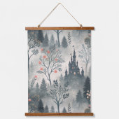 暗い城と魅惑の霧の森 – Ethereal 吊り下げ型タペストリー (正面)