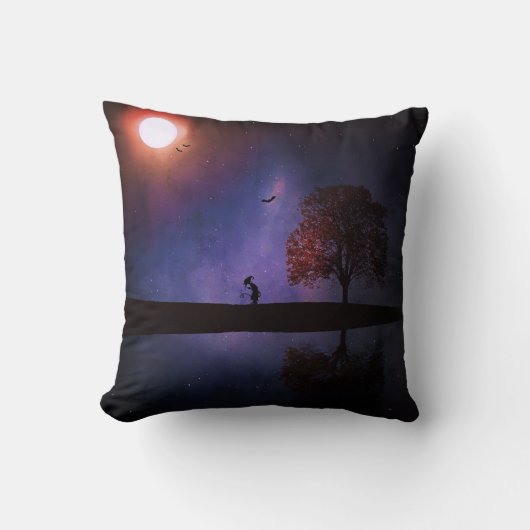 暗い夜ファンタジーの枕 クッション (正面)