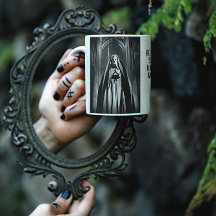 暗い大聖堂に住む邪悪な修道女