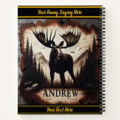 暗い威厳のある森の中にムースが立つ ノートブック (裏面)