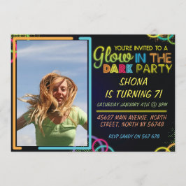 暗い子供の誕生日の招待状の白熱 招待状