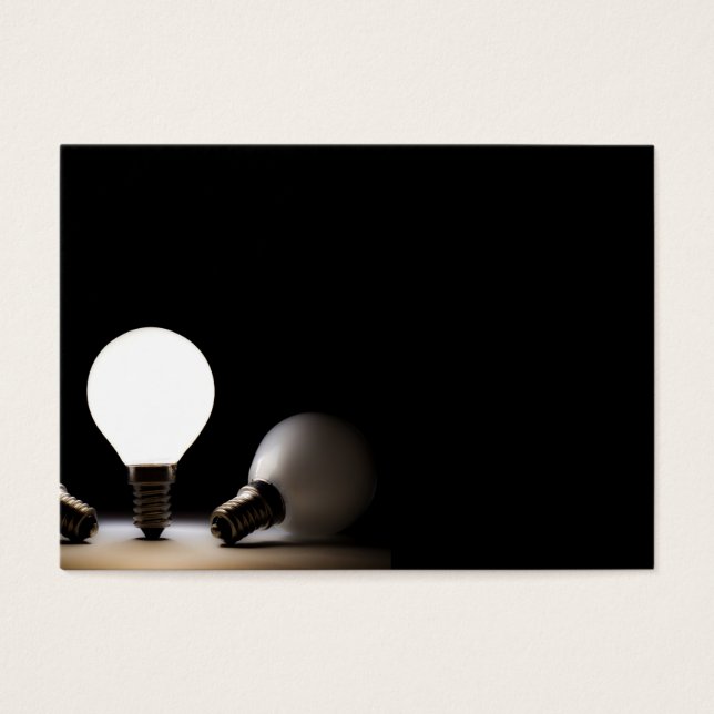 暗い宇宙輝くの1つの電球 (正面)